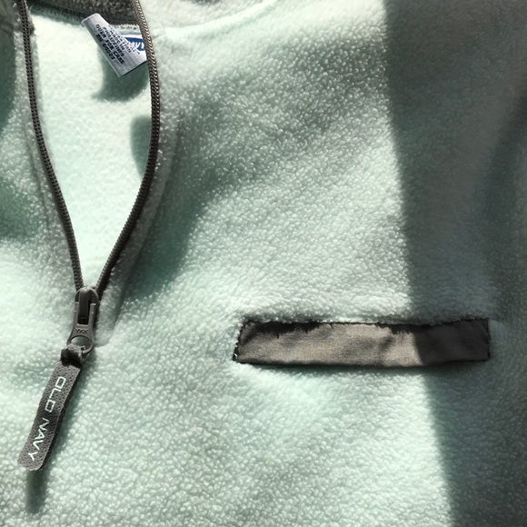 Women’s Old Navy 1/4 zip fleece pullover jacket - Picture 2 of 5